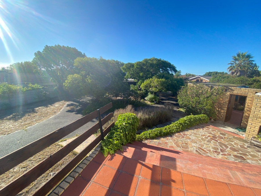 4 Bedroom Property for Sale in Table View Western Cape